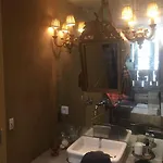 La Maison Rousseau D'hotes فندق مبيت وإفطار نيم