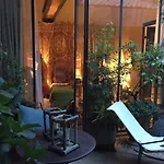La Maison Rousseau D'hotes 4* نيم