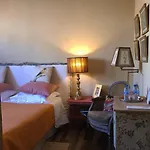 فندق مبيت وإفطار La Maison Rousseau D'hotes نيم