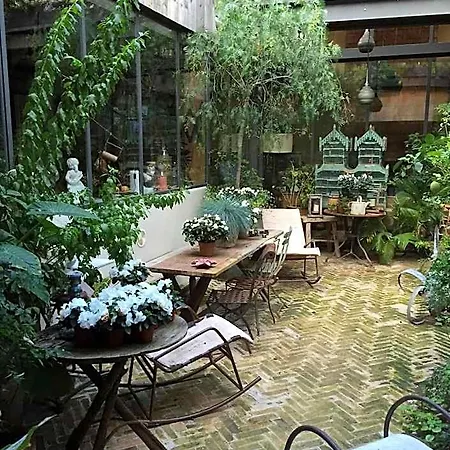 ベッド・アンド・ブレックファスト La Maison Rousseau D'hotes ニーム