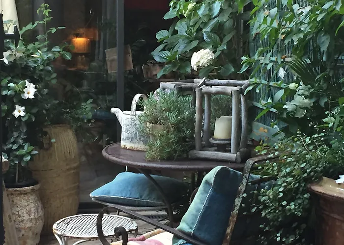 La Maison Rousseau D'hotes Frühstückspension